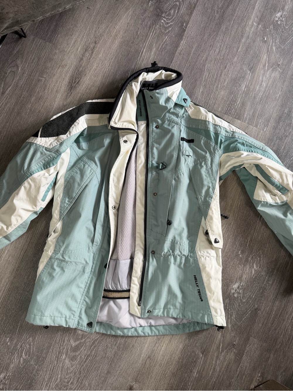 Helly Hansen Women’s Aqua Green & White Ski Jacket